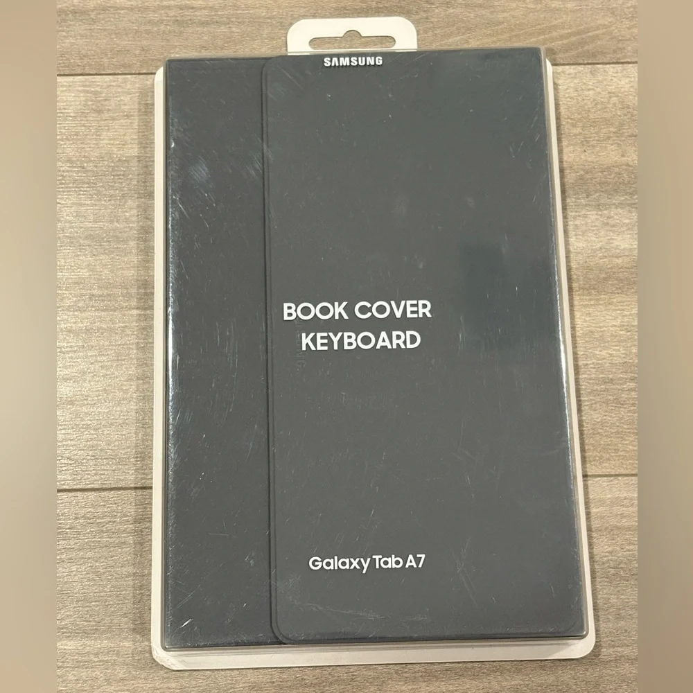 🆕 Samsung Book Cover Keyboard in Gray Galaxy Tab A7